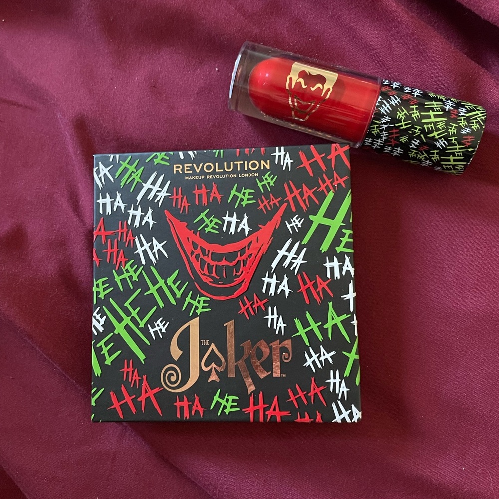 Revolution make up DC bundle